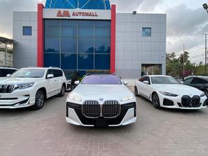 BMW i7 xDrive50 *M Sport*
Model: 2023 
Mileage: 2,900 km
Unregistered 
Fresh import 

M Sports Pro Pack ( top of the line variant) 

*M Sport brakes with Dark Blue Calipers
*Front Electric Sport Seats
*20" Aerodynamic 907M bicolour alloy wheels
*Swarovski crystal headlights
*BMW Theatre Screen(31.3 inch BMW entertainment experience)
*Rear Comfort Package 
*Executive Lounge Seats
*Massager seats
*Bowers & Wilkins Surround Sound System

Calling and Visiting Hours

Monday to Saturday

11:00 AM to 7:00 PM