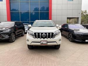 Toyota Prado TX
Model: 2013
Mileage: 96,000 km
Reg: 2016 khi

*7 seater 
*Sunroof
*Beige room