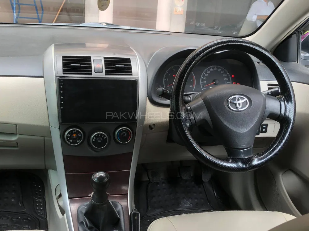 Toyota Corolla 2013 for Sale in Faisalabad Image-1