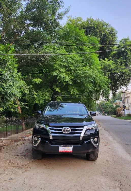 Toyota Fortuner 2017 for Sale in Lahore Image-1