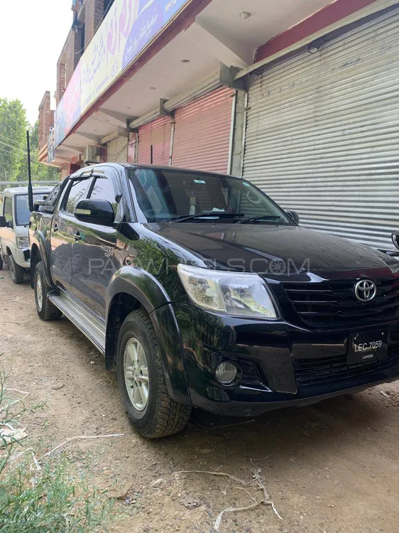 Toyota Hilux 2012 for Sale in Peshawar Image-1