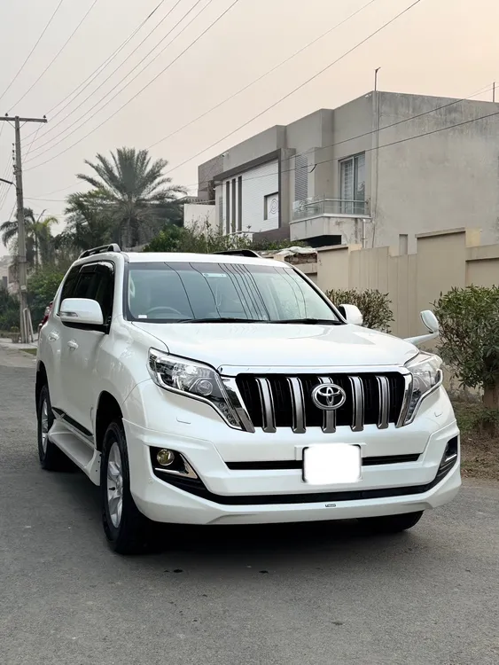 Toyota Prado 2017 for Sale in Lahore Image-1