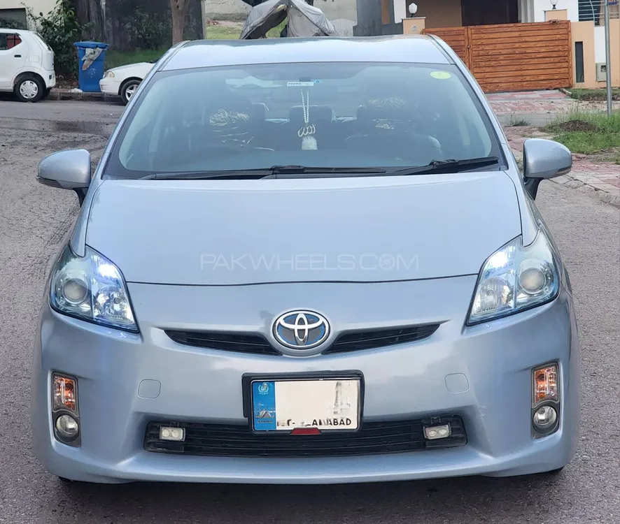 Toyota Prius 2010 for Sale in Islamabad Image-1