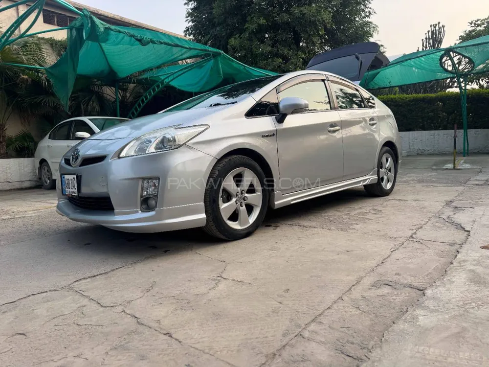 Toyota Prius 2010 for Sale in Peshawar Image-1