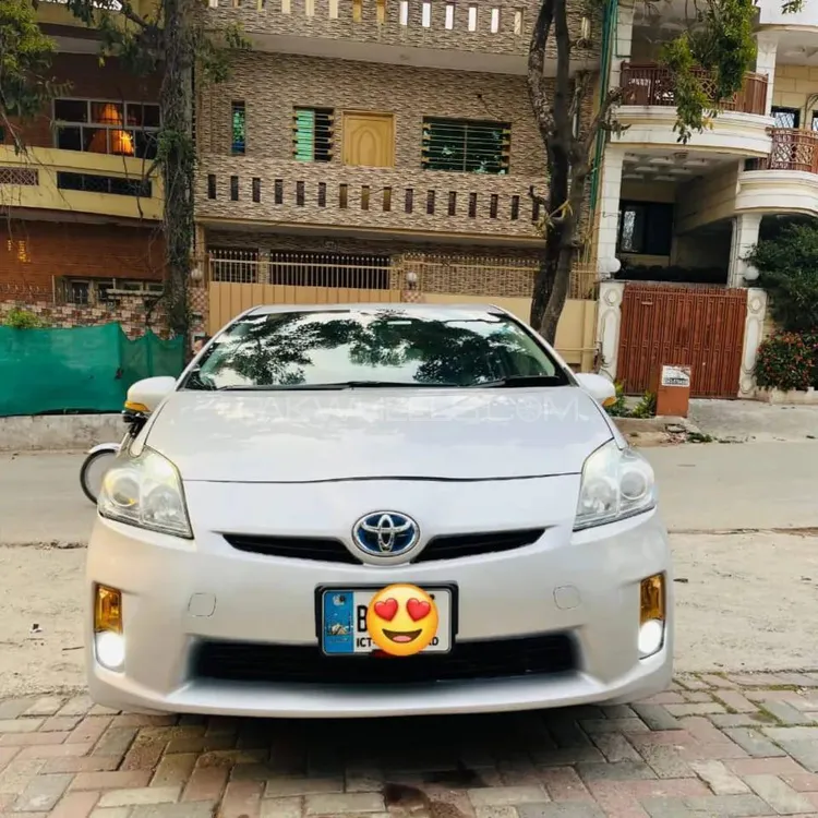 Toyota Prius 2011 for Sale in Islamabad Image-1