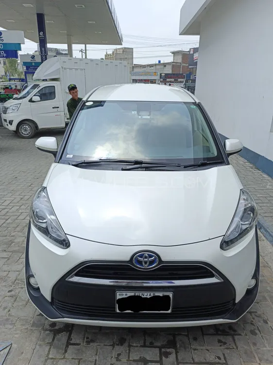 Toyota Sienta 2016 for Sale in Gujranwala Image-1