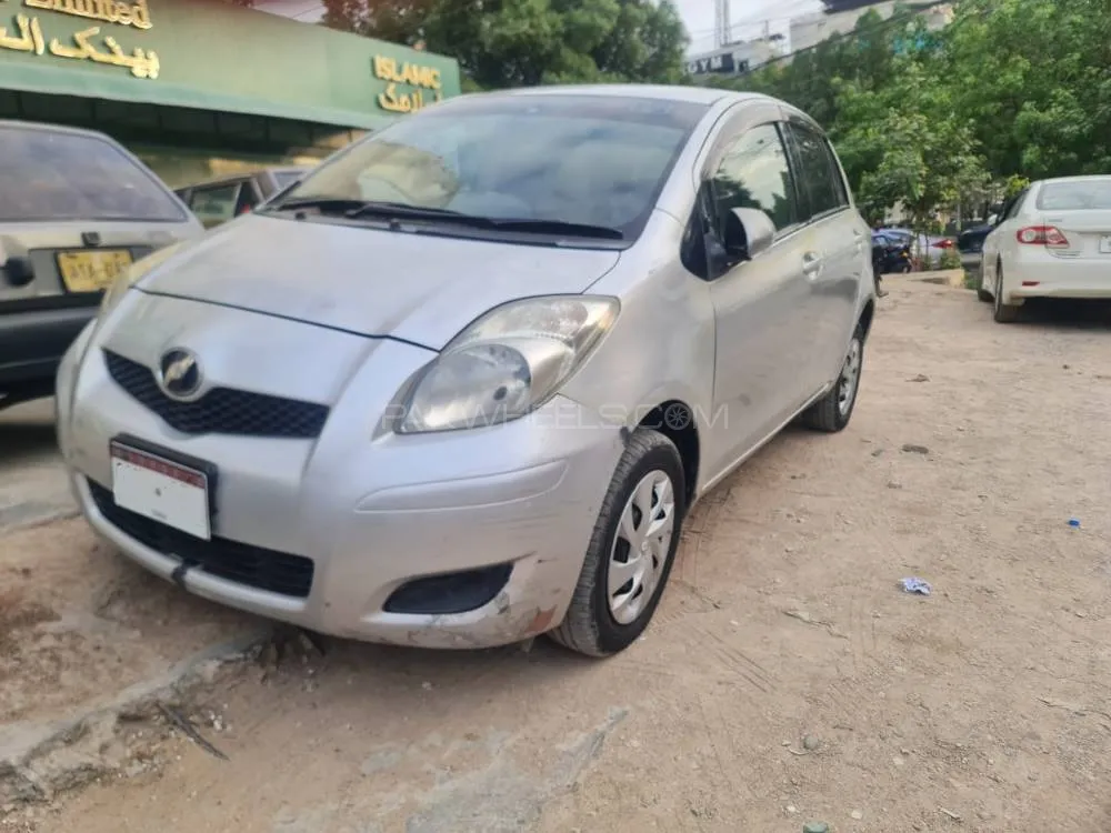 Toyota Vitz 2009 for Sale in Karachi Image-1