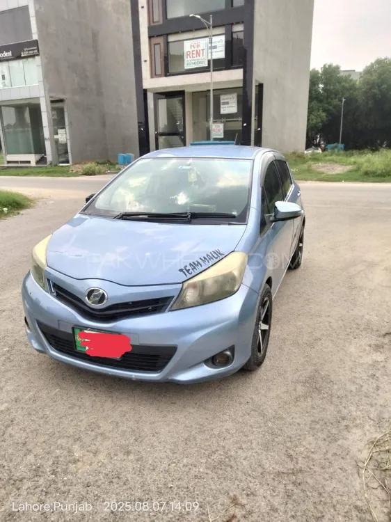 Toyota Vitz 2015 for Sale in Lahore Image-1