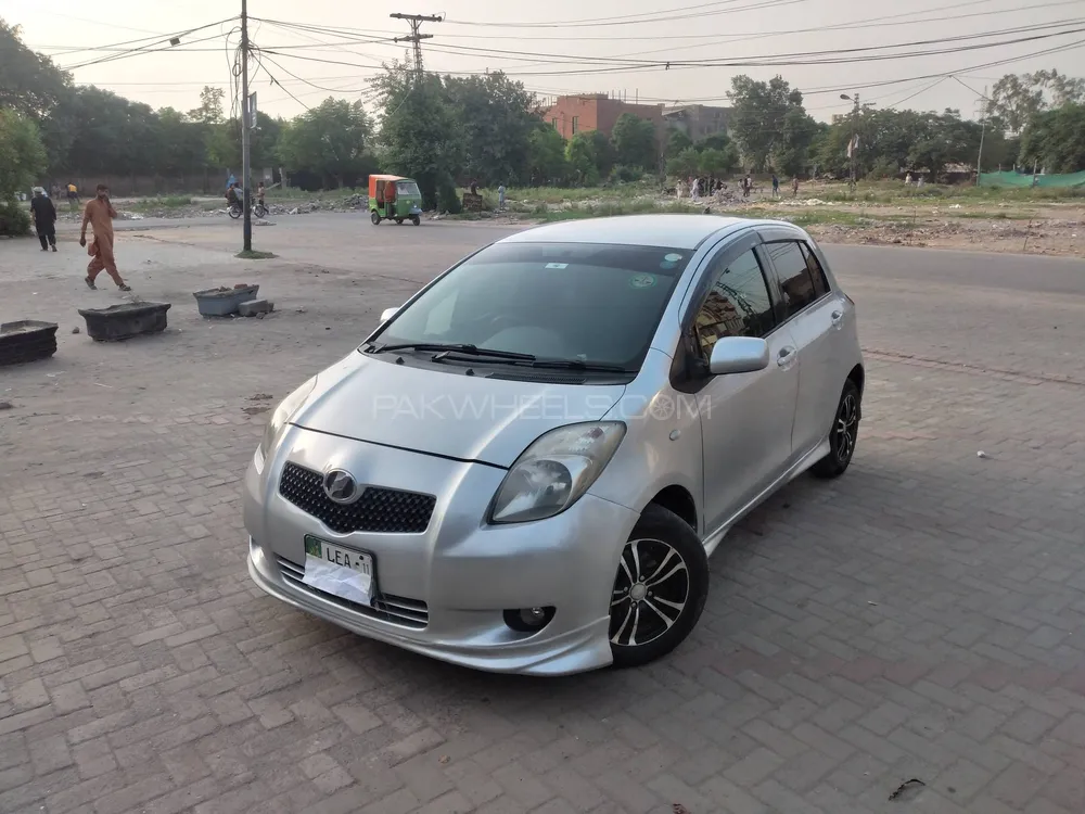 Toyota Vitz 2006 for Sale in Lahore Image-1