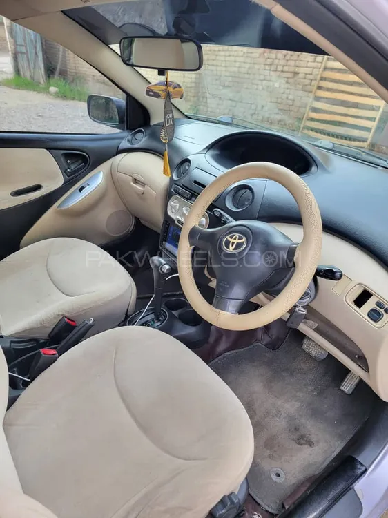 ٹویوٹا ویٹز 2004 for Sale in ہنگو Image-1