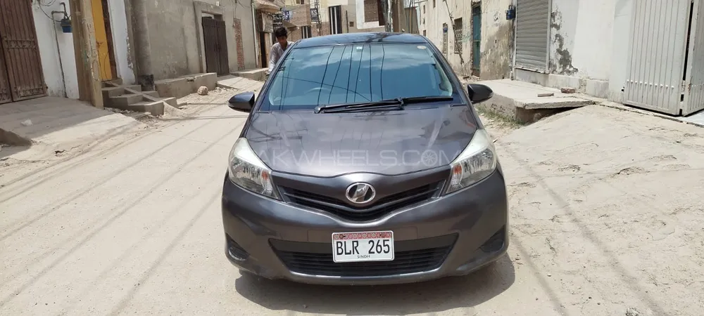 Toyota Vitz 2018 for Sale in Multan Image-1