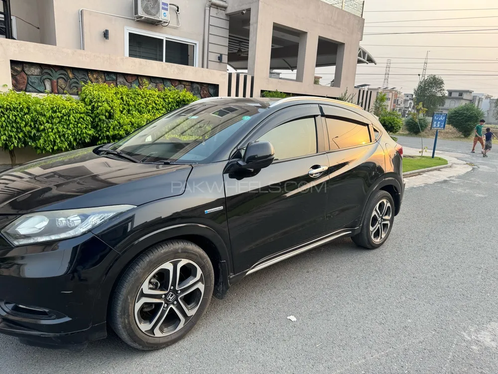 Honda Vezel 2017 for Sale in Gujranwala Image-1