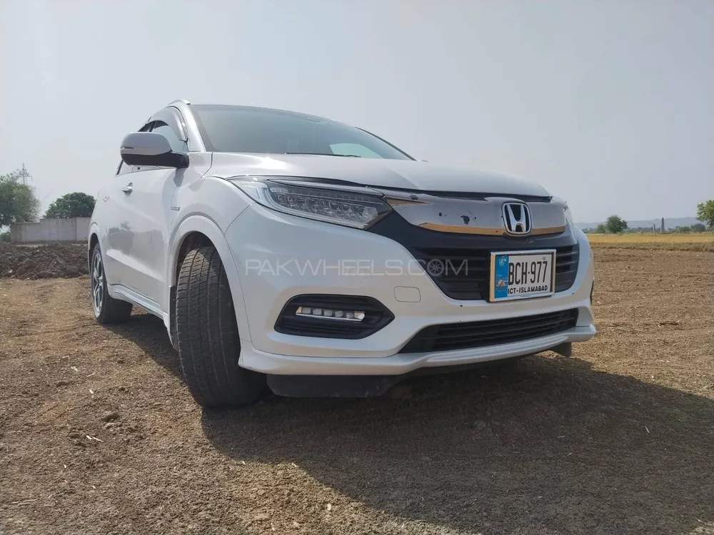 Honda Vezel 2018 for Sale in Chakwal Image-1