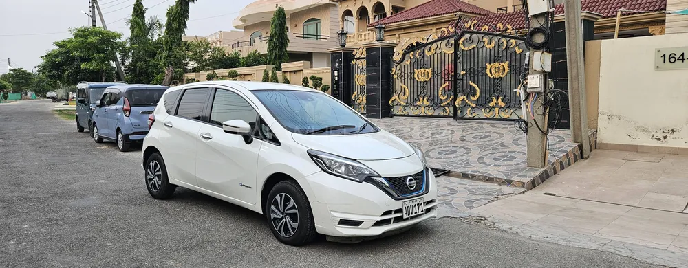 Nissan Note 2018 for Sale in Lahore Image-1