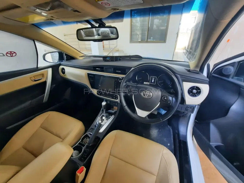 Toyota Corolla 2021 for Sale in Peshawar Image-1