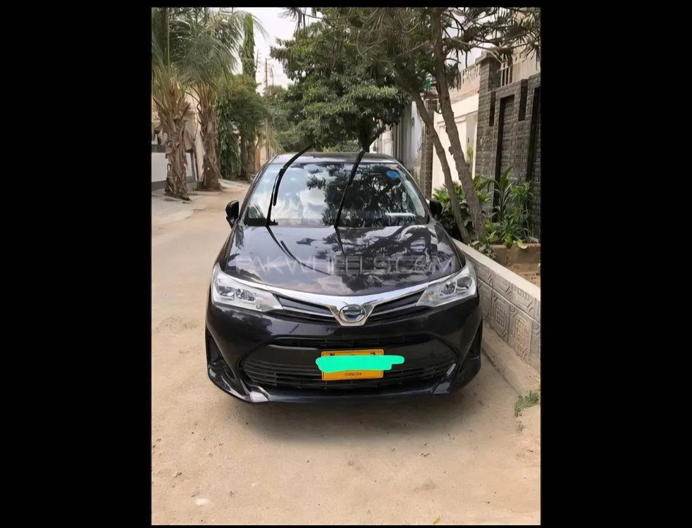 Toyota Corolla Axio 2017 for Sale in Karachi Image-1