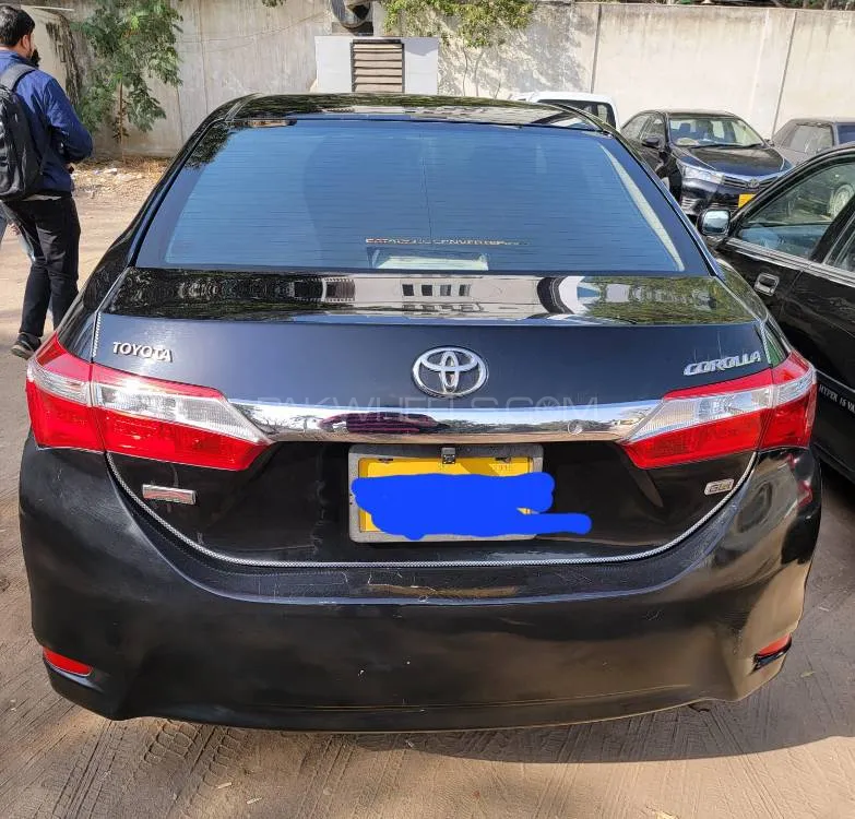 Toyota Corolla 2015 for Sale in Karachi Image-1