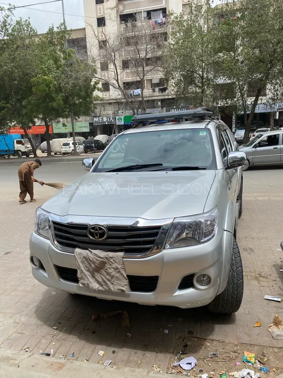 Toyota Hilux 2006 for Sale in Karachi Image-1