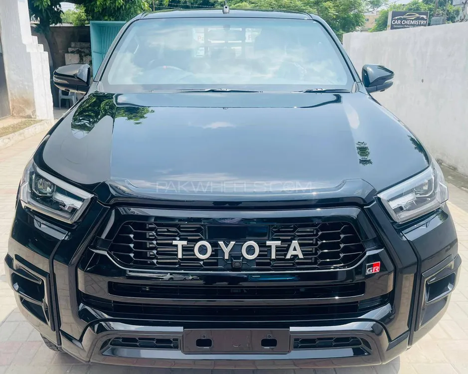 Toyota Hilux 2025 for Sale in Islamabad Image-1