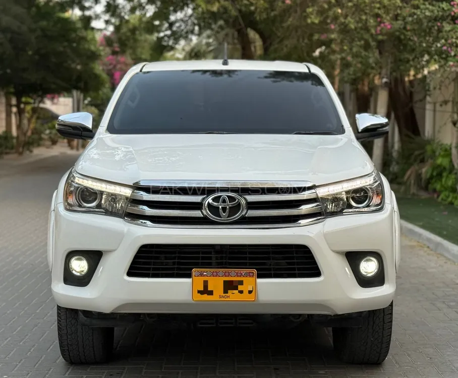 Toyota Hilux 2021 for Sale in Karachi Image-1