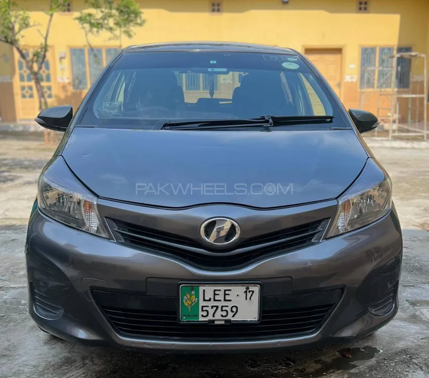 Toyota Vitz 2014 for Sale in Attock Image-1