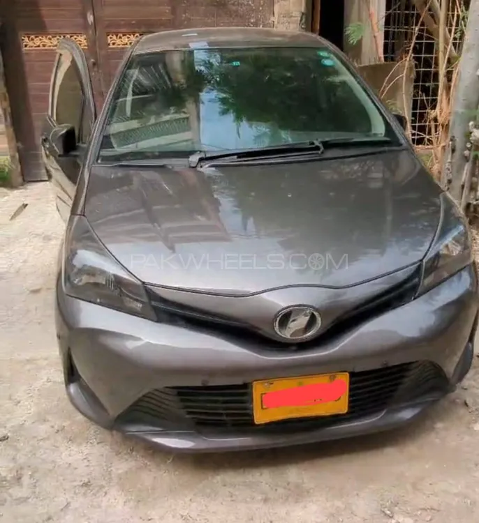 Toyota Vitz 2014 for Sale in Karachi Image-1