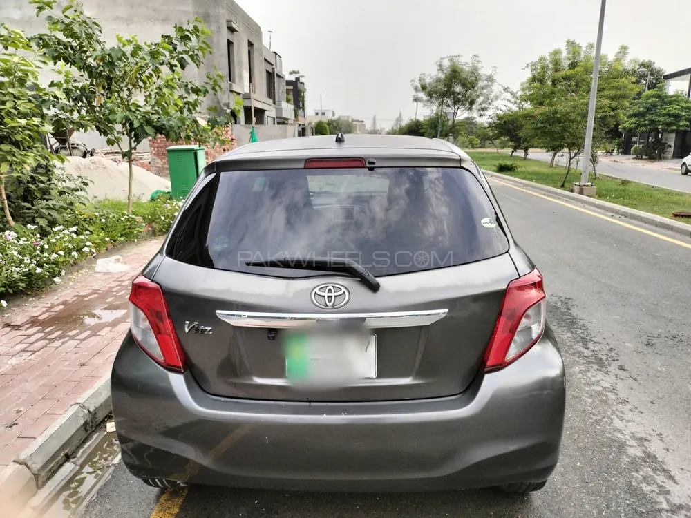 Toyota Vitz 2017 for Sale in Lahore Image-1