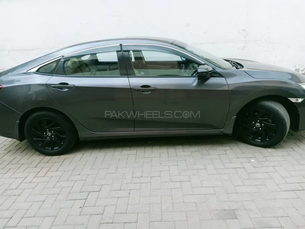 Honda Civic 2017 for Sale in Faisalabad Image-1