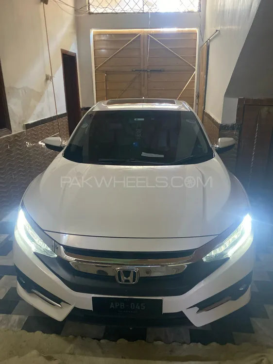 Honda Civic 2019 for Sale in Peshawar Image-1