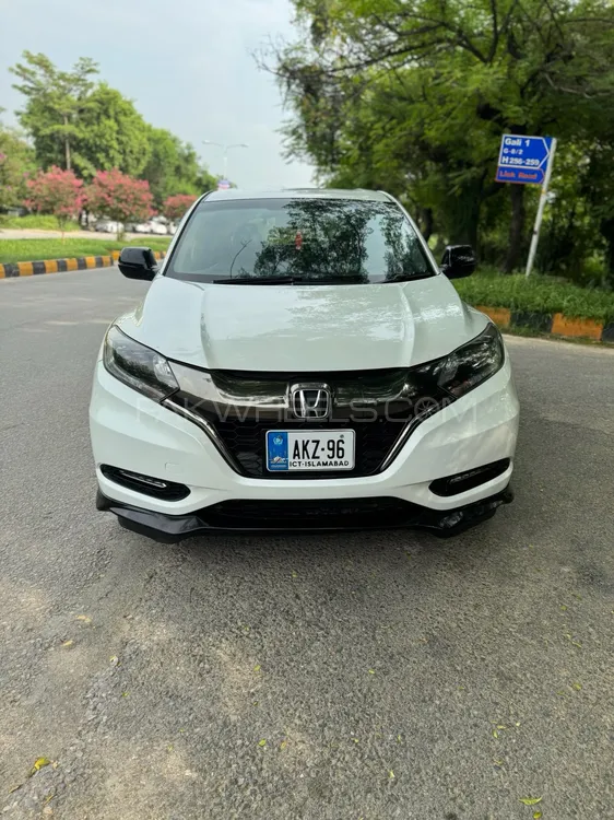 Honda Vezel 2016 for Sale in Islamabad Image-1