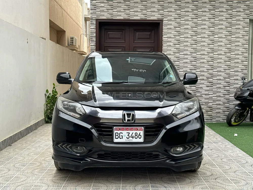 Honda Vezel 2013 for Sale in Karachi Image-1