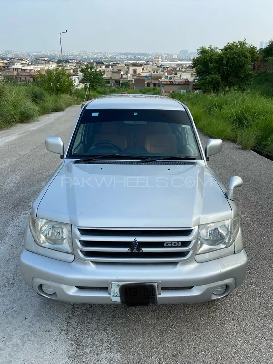 Mitsubishi Pajero 2002 for Sale in Islamabad Image-1