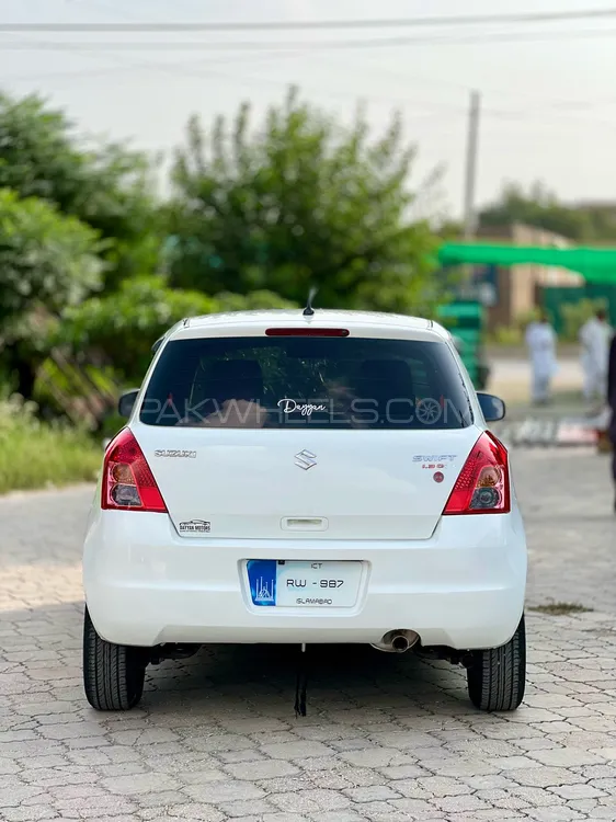 سوزوکی سوئفٹ 2011 for Sale in چکوال Image-1