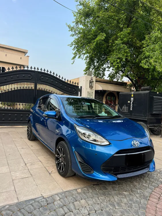Toyota Aqua 2017 for Sale in Peshawar Image-1