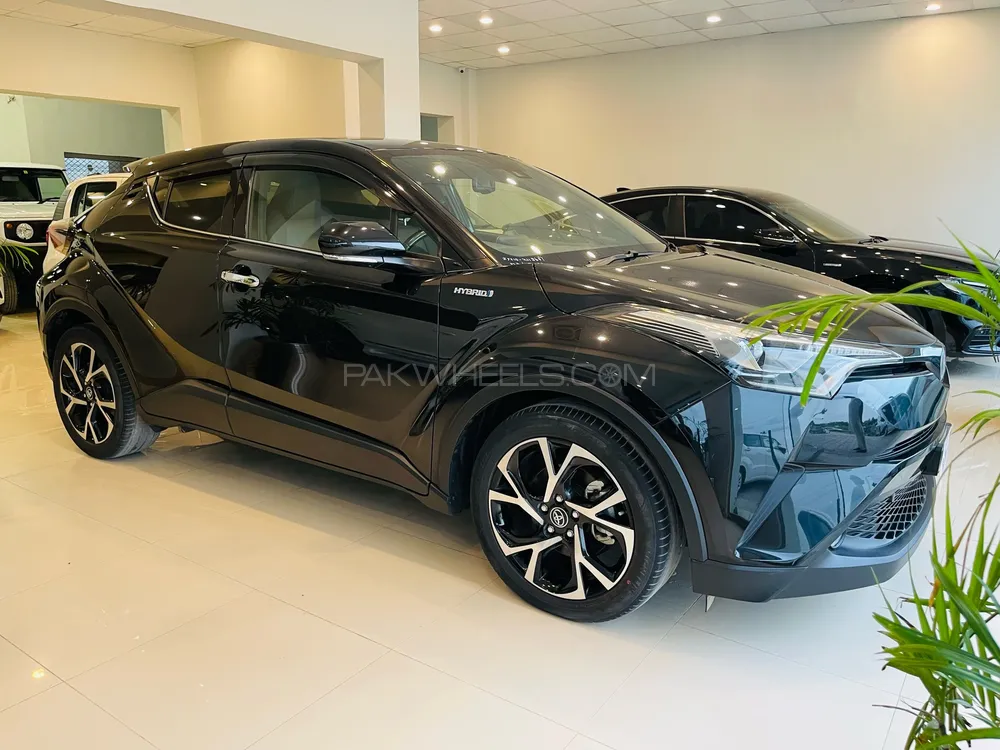 Toyota C-HR 2018 for Sale in Islamabad Toyota C-HR 2018 for Sale in Islamabad Image-3