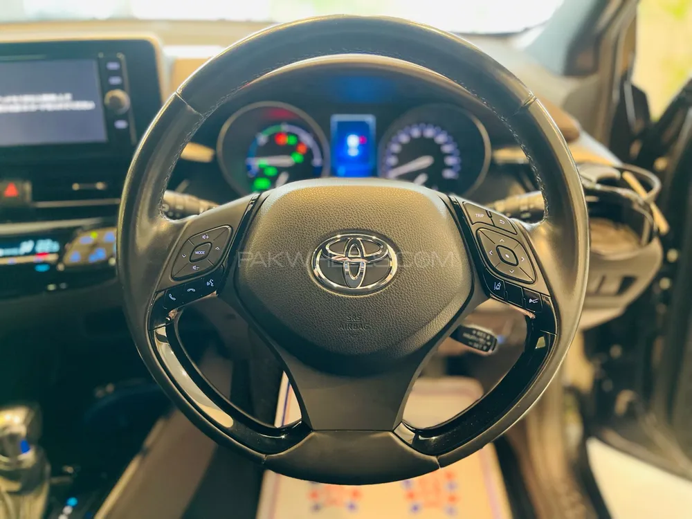 Toyota C-HR 2018 for Sale in Islamabad Toyota C-HR 2018 for Sale in Islamabad Image-9