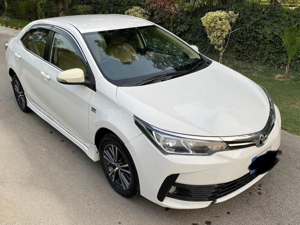 Toyota Corolla 2018 for Sale in Peshawar Image-1