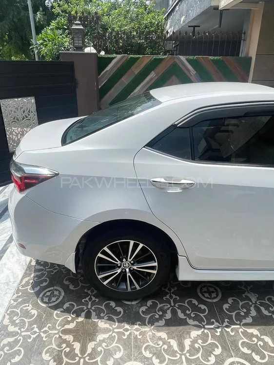 Toyota Corolla 2017 for Sale in Lahore Image-1