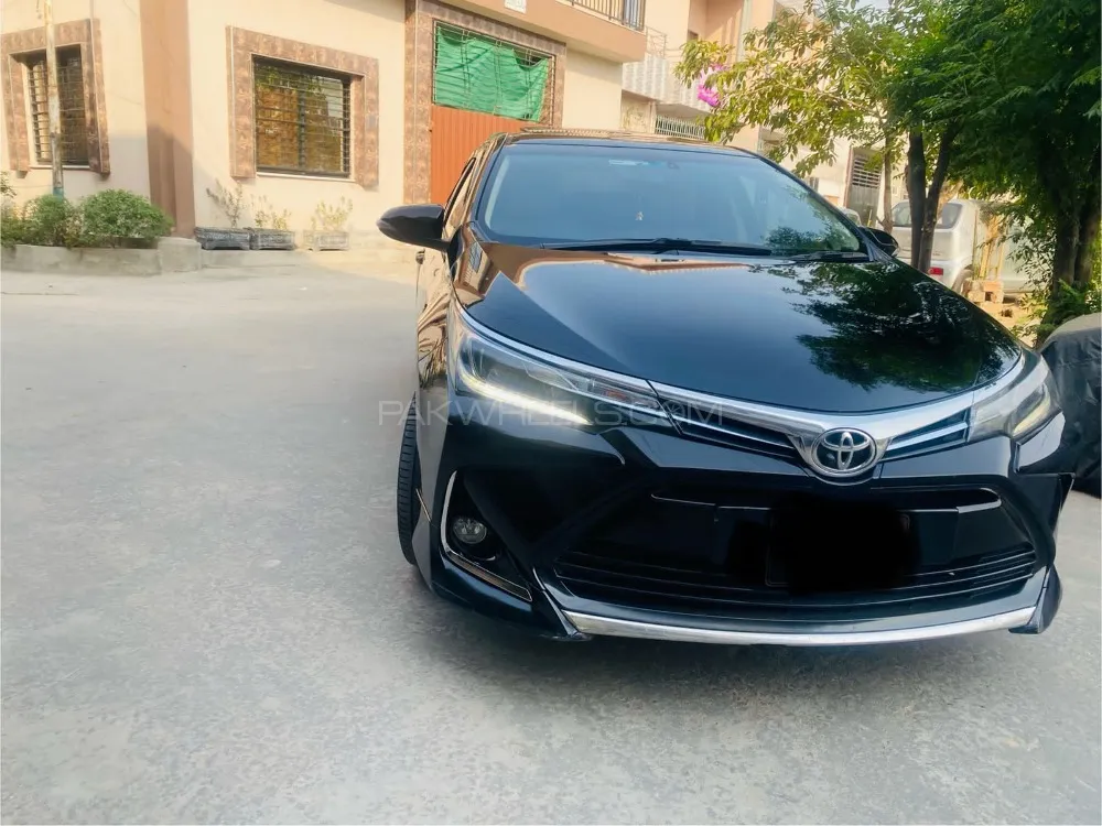Toyota Corolla 2018 for Sale in Faisalabad Image-1