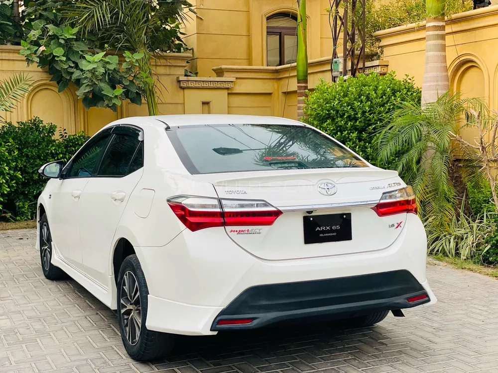 Toyota Corolla 2021 for Sale in Multan Image-1