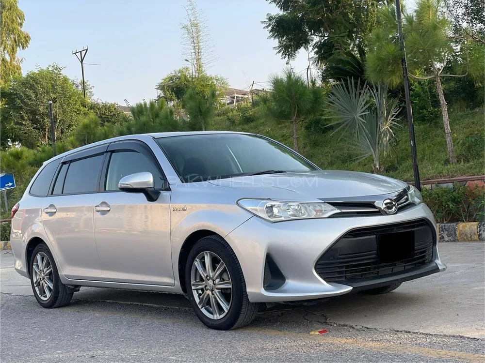 Toyota Corolla Fielder 2017 for Sale in Islamabad Image-1