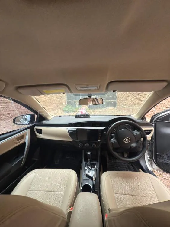 Toyota Corolla 2016 for Sale in Peshawar Image-1