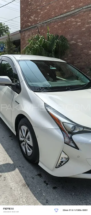 Toyota Prius 2017 for Sale in Peshawar Image-1