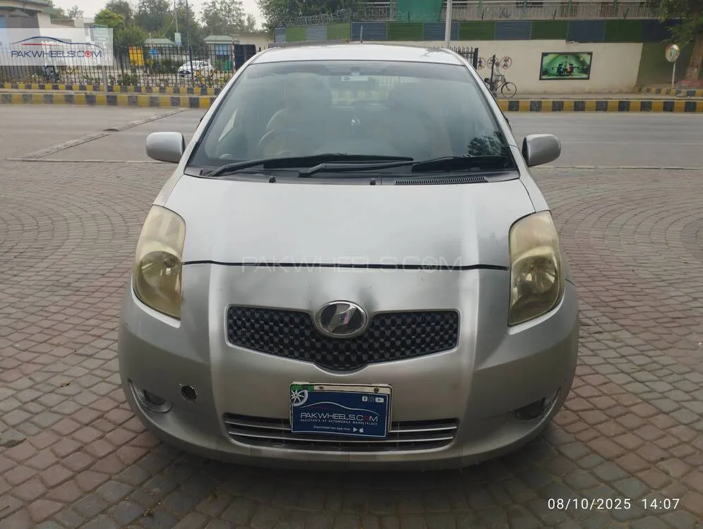 Toyota Vitz 2006 for Sale in Peshawar Image-1