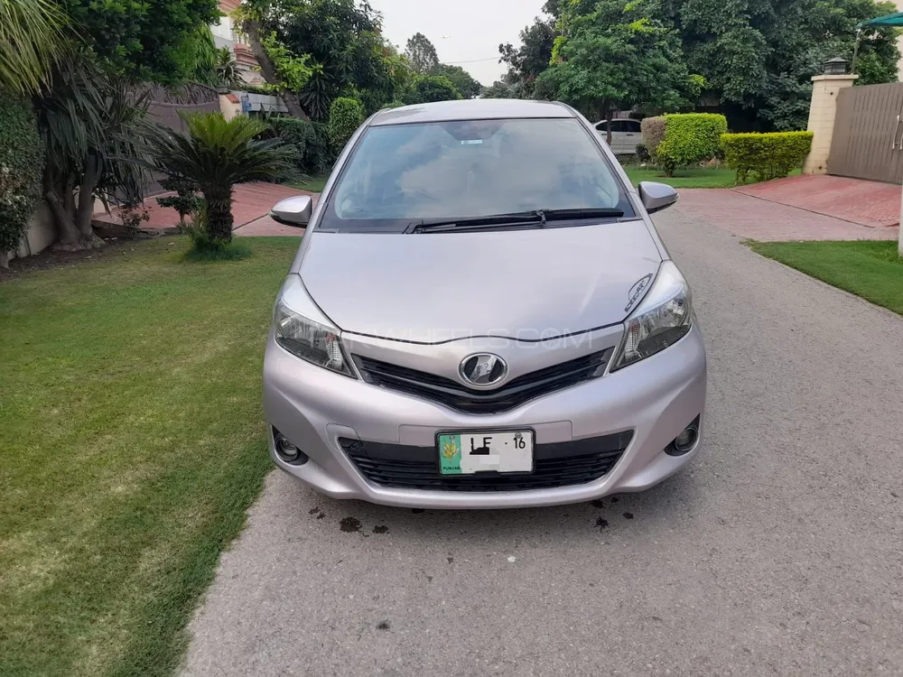 Toyota Vitz 2012 for Sale in Lahore Image-1