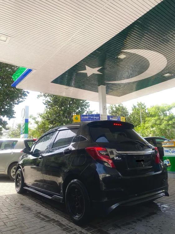 Toyota Vitz 2016 for Sale in Islamabad Image-1