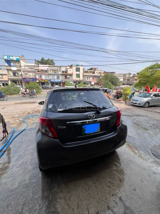 Toyota Vitz 2012 for Sale in Faisalabad Image-1