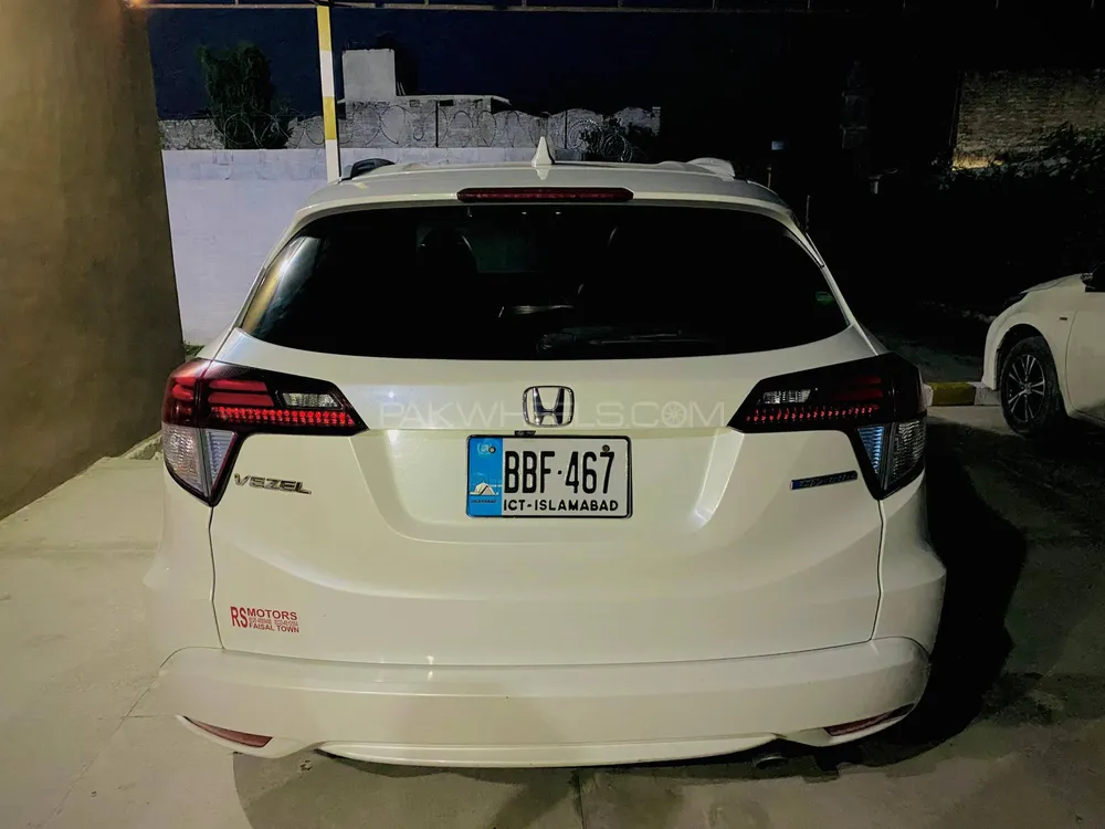 Honda Vezel 2016 for Sale in Nowshera cantt Image-1