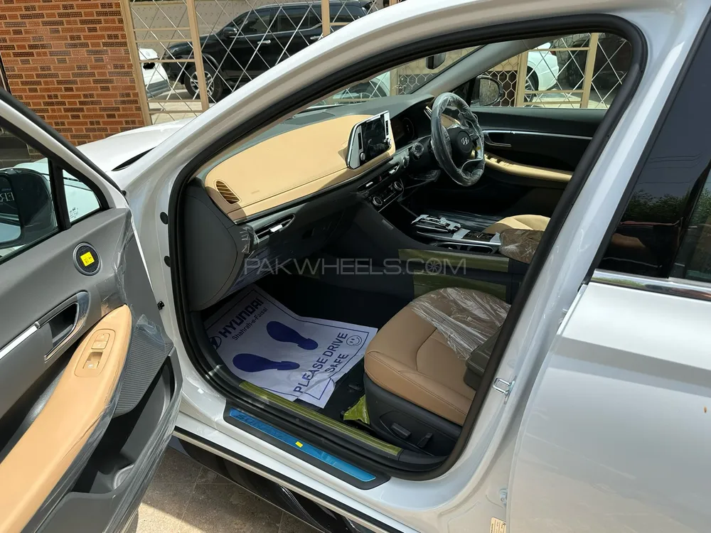 Hyundai Sonata 2023 for Sale in Karachi Hyundai Sonata 2023 for Sale in Karachi Image-15