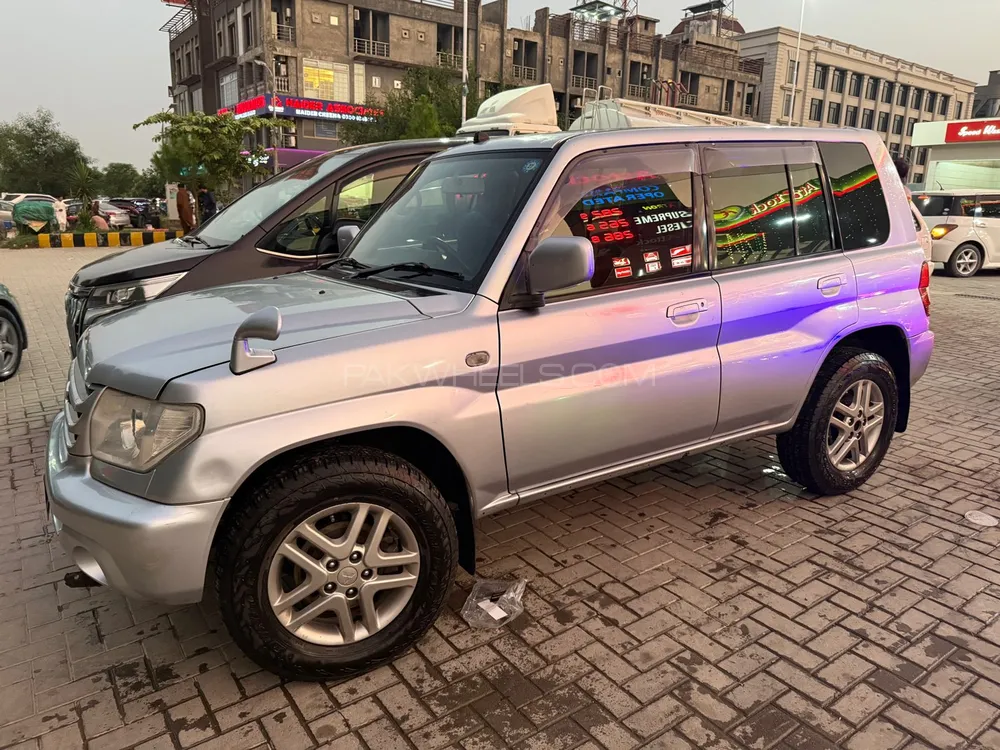 Mitsubishi Pajero 2002 for Sale in Islamabad Image-1
